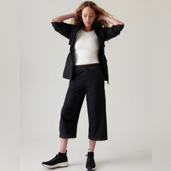 NWT Triumph Hybrid Wide Crop